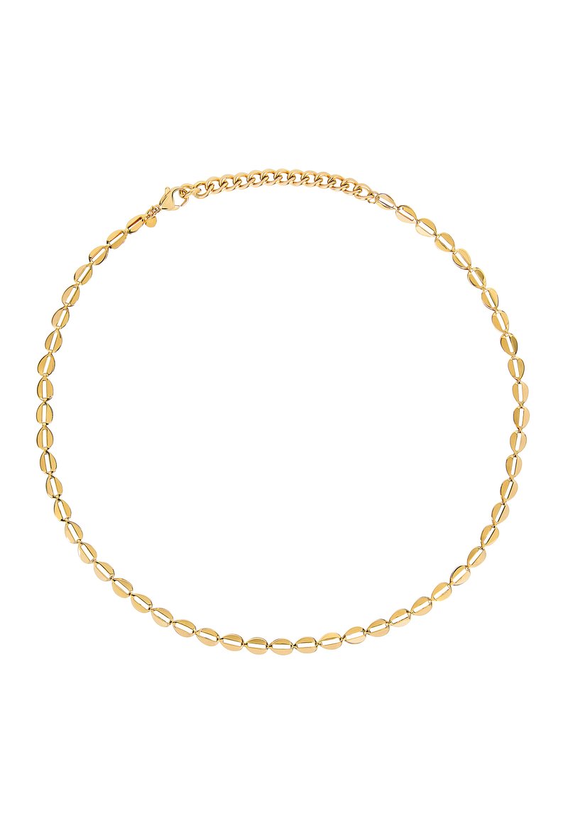 Collier de couleur or composé de maillons en métal en forme d'ovale, avec une texture lisse, et une fermeture à mousqueton, uniformément conçu.