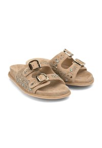 Beige suède slidesandalen met twee verstelbare gespen, versierd met verschillende maten heldere en blauwe strassstenen, met een textuur voetbed.