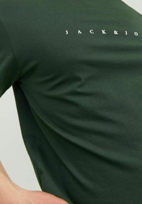 Jack & Jones ESTAR SS NOOS - T-Shirt print - mountain view