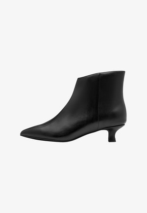 Marco Tozzi, STIEFELETTE - Stiefelette - black nappa