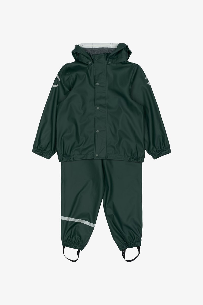Donkergroen regenpak met een ritsjasje met een capuchon en elastische manchetten, gecombineerd met bijpassende broeken met reflecterende stripes en voetstraps.