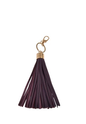 Porte-clés en cuir violet foncé avec pampille, équipé de ferrures dorées et d'un mousqueton.