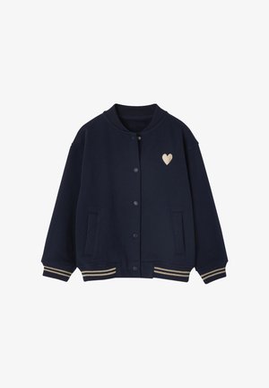 Marineblaue Collegejacke mit rundem Kragen, goldfarbener Herzstickerei auf der Brust, seitlichen Taschen sowie gerippten Bündchen und Saum.