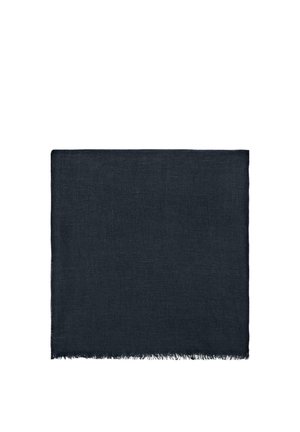 Foulard carré bleu marine foncé avec une texture tissée légère et des bords effilochés le long du bas.