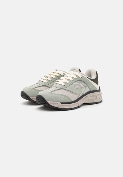 Emporio Armani Trainers - sage/van/sand/dark grey