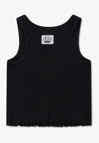 Μαύρο ριμπ αμάνικο μπλουζάκι με στρογγυλή λαιμόκοψη, που διαθέτει ετικέτα στο πίσω μέρος και κυματιστό τελείωμα κατά μήκος του κάτω άκρου.