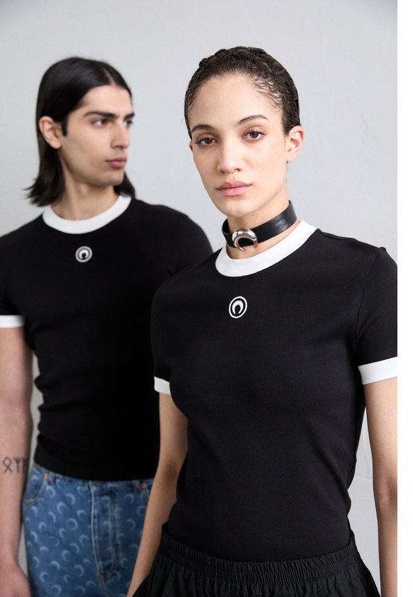 MOON LOGO FITTED UNISEX - Basic T-shirt2