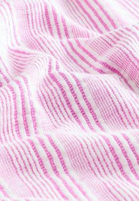 REGULAR FIT - SOFT TOUCH SLEEVELESS SCOOP NECK STRIPED - Top - pink white stripe