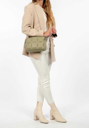 SURI FREY, Sac bandoulière - khaki