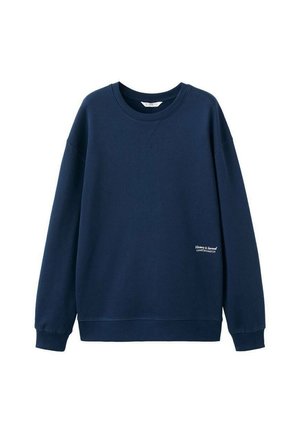 - Bluza