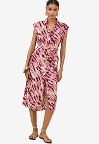 REGULAR FIT LOOK BUTTON THROUGH - Shirt dress - pink animal