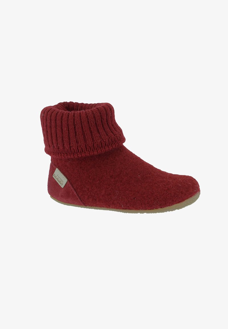 Zachte rode binnenpantoffel met gebreide rand en rubberen zool, ontworpen voor warmte en comfort.