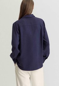 hessnatur Hemdbluse - pflaume