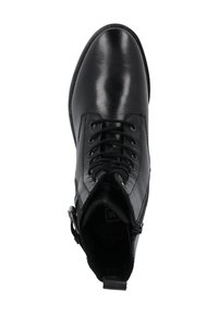 Botte mi-cheville en cuir noir avec un bout rond, un laçage à l'avant, une fermeture éclair sur le côté et des détails texturés. Fini lisse avec une semelle robuste.