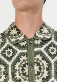 Abercrombie & Fitch RASCHEL FLORAL OCTAGON  - Overhemd - green