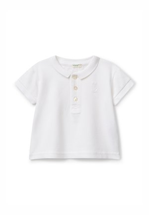 Polo shirt bianco a maniche corte con una texture morbida, apertura con due bottoni e un piccolo dettaglio ricamato sul petto. Design con colletto classico.