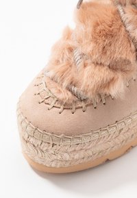 Vidorreta Zimní obuv - nude