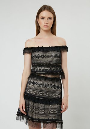 OFF-SHOULDER - Blusa - black