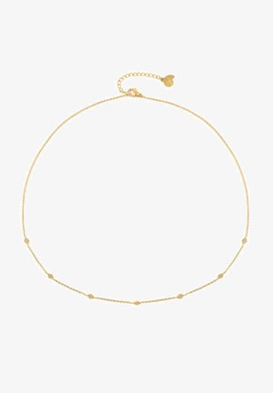Collar de cadena dorado con acentos geométricos en forma de diamante, eslabones finos y un cierre ajustable con un pequeño charm en forma de corazón.
