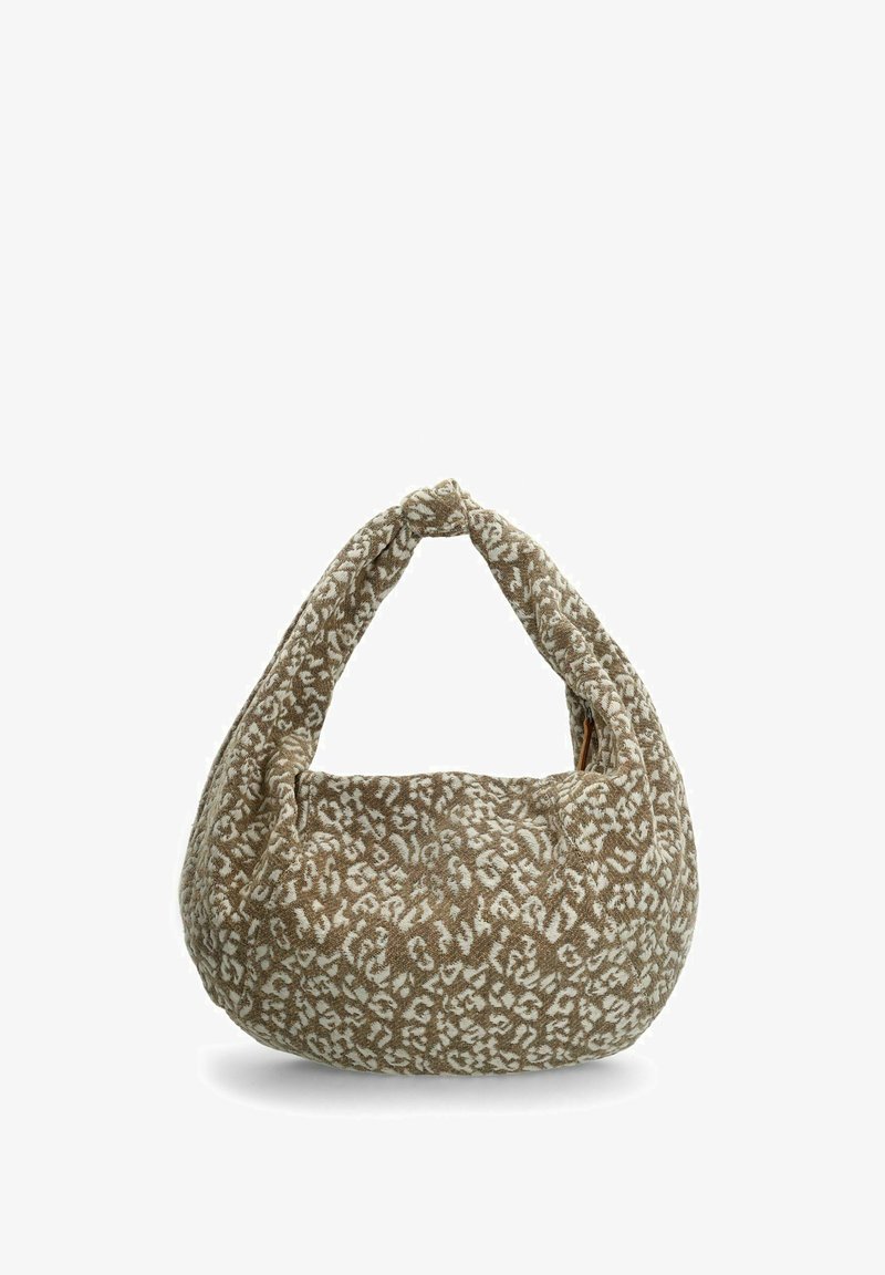 Borsa a motivi marrone e crema con una forma unica, texture morbida e un manico a nodo per il trasporto.