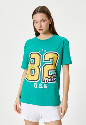 - T-shirt z nadrukiem