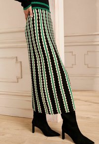Love & Roses REGULAR FIT CHEVRON LONG SLEEVE - Sarafanas - black scallop