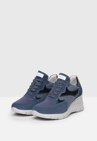 NeroGiardini Sneaker low - acqua