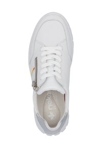 Weißes Leder-Sneaker mit runder Zehenpartie, strukturierten Akzenten und einem seitlichen Reißverschluss. Verfügt über weiße Schnürsenkel und eine gepolsterte Innensohle für zusätzlichen Komfort.