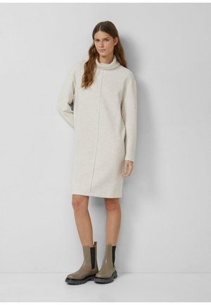 - Sukienka z dżerseju