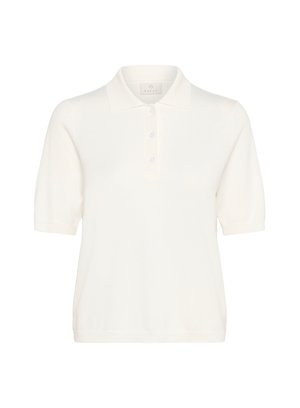 Polo de manga corta blanca con cuello clásico, tres botones en la parte frontal y una textura de punto suave. Presenta una etiqueta de marca sutil en el interior.