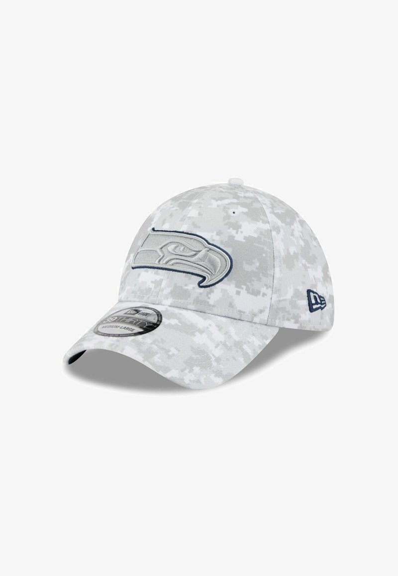 Graue Camouflage-Mütze mit einem auffälligen navyblauen Logo der Seattle Seahawks, gebogenem Schirm und einem strukturierten Stoffdesign mit verstellbarem Sitz.