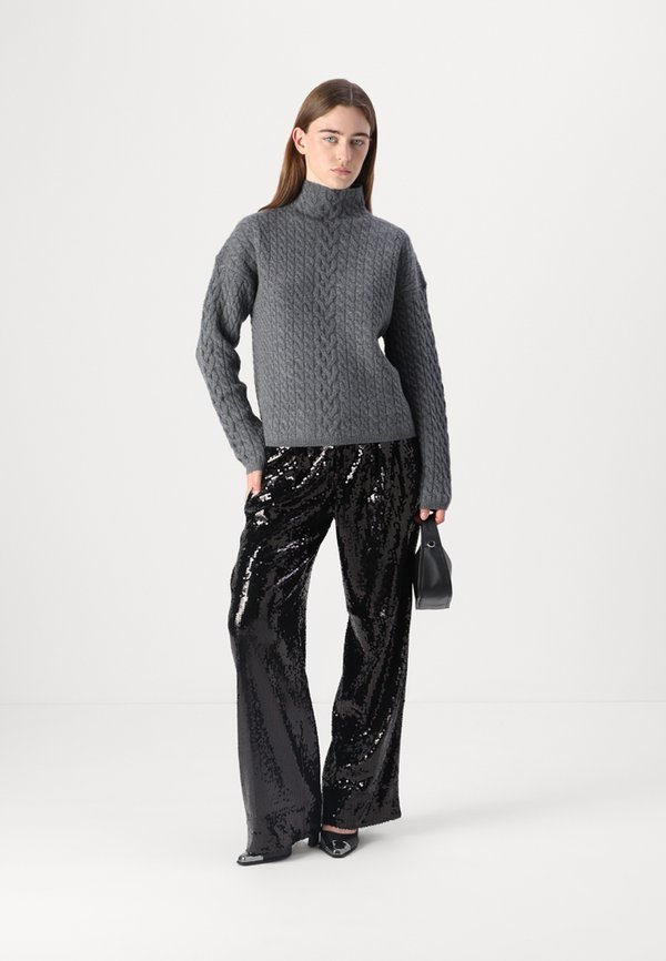 CABLE RELAXED SWEATER - Jumper2