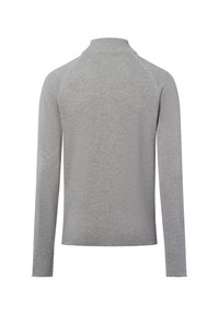 Grijs longsleeve shirt met een hoge kraag, naadloze schouders en een gemêleerd breipatron. De stof lijkt zacht en aansluitend.