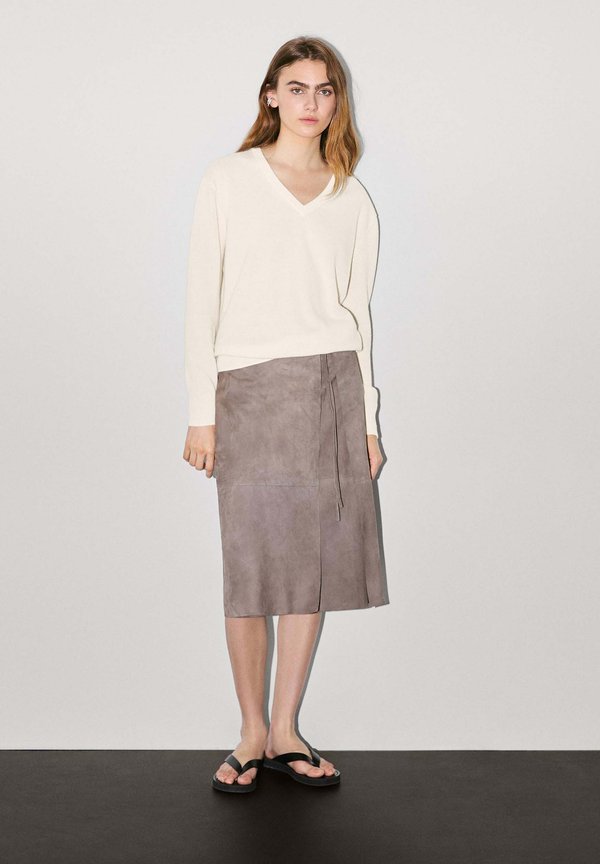 V-NECK  - Jumper - beige