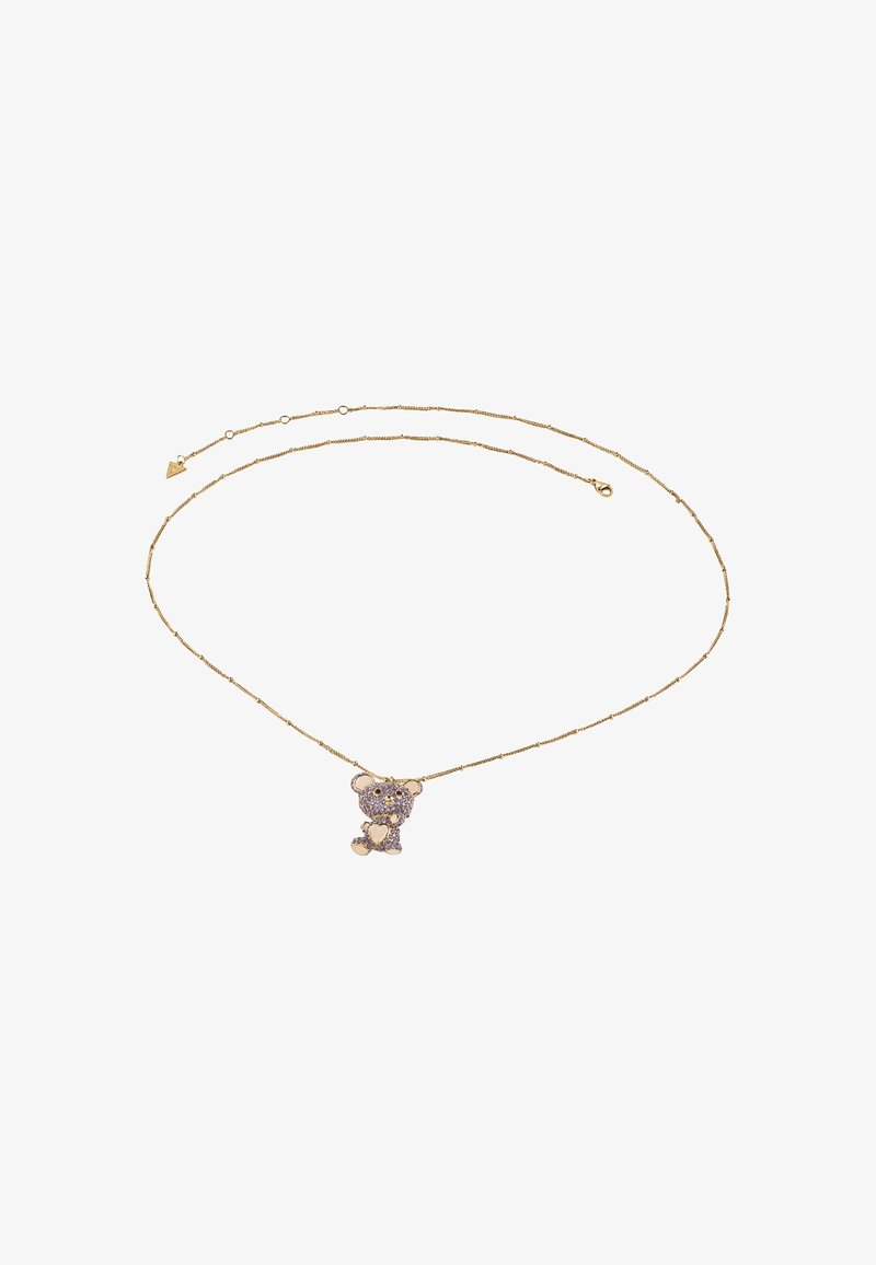 Gouden ketting met een teddybeer hanger versierd met paarse edelstenen, gedetailleerd met een hartvorm, aan een delicate ketting.