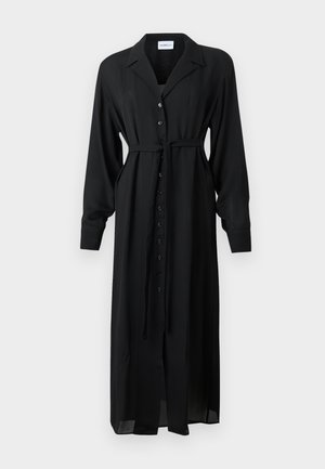 Črna maxi obleka z dolgimi rokavi, spredaj z gumbi, ovratnikom in pasom iz enakega blaga v pasu.
