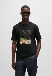 BOSS T-shirt med print - black one