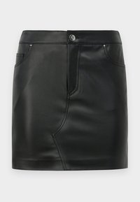 Zwarte nepleer mini-rok met een voorknop, ritsluiting, voor- en achterkant zakken, en naaddetail.