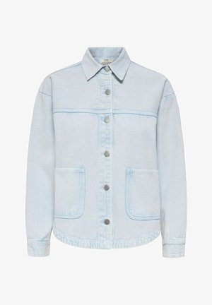 Veste en denim bleu clair avec col, boutons-pression en métal sur le devant, et deux grandes poches plaquées devant.