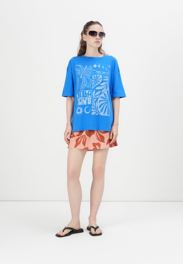 SUMMER NIGHTS TEE - Print T-shirt2