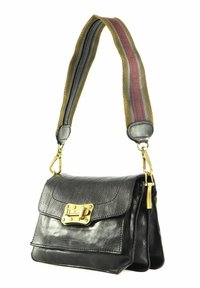 Borsa a tracolla in pelle nera con chiusura in tono oro, caratterizzata da un design strutturato e da una tracolla intrecciata multicolore. Texture liscia e finitura lucida.
