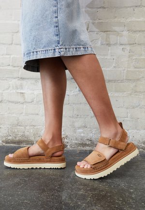 GOLDENSTAR - Platform sandals - chestnut