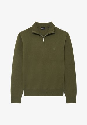 Suéter de punto verde oliva con cuello de cremallera a cuarto, puños acanalados y dobladillo. Presenta un logo sutil en el pecho. Textura suave.