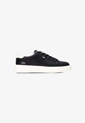XTI, ZAPATILLA DE HOMBRE PLANO - Zapatillas - black