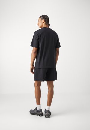 New Balance Short FRENCH TERRY SHORT — foto 4