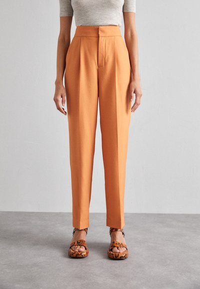 Rodebjer MEGAN - Pantalon classique - caramel brown