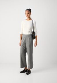 Marc O'Polo 3/4 SLEEVE FINE BINDING AT NECK - Långärmad tröja - salty white