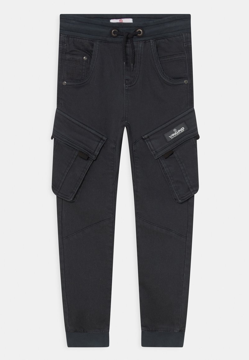 Pantalones cargo negros con cintura elástica, cordón y múltiples bolsillos; hechos de una tela suave con puños de canalé y detalles de costura.