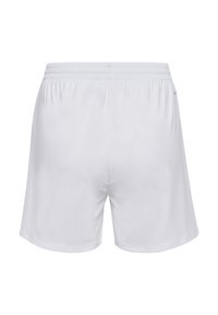Białe sportowe szorty wykonane z lekkiego materiału, z elastycznym pasem, cechujące się gładką fakturą i prostym, nieskomplikowanym wzorem.