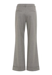 Grijze streepjesshort met een wijde snit, voorzien van een omgeslagen zoom en achterzakken. Gemaakt van een gestructureerde stof.